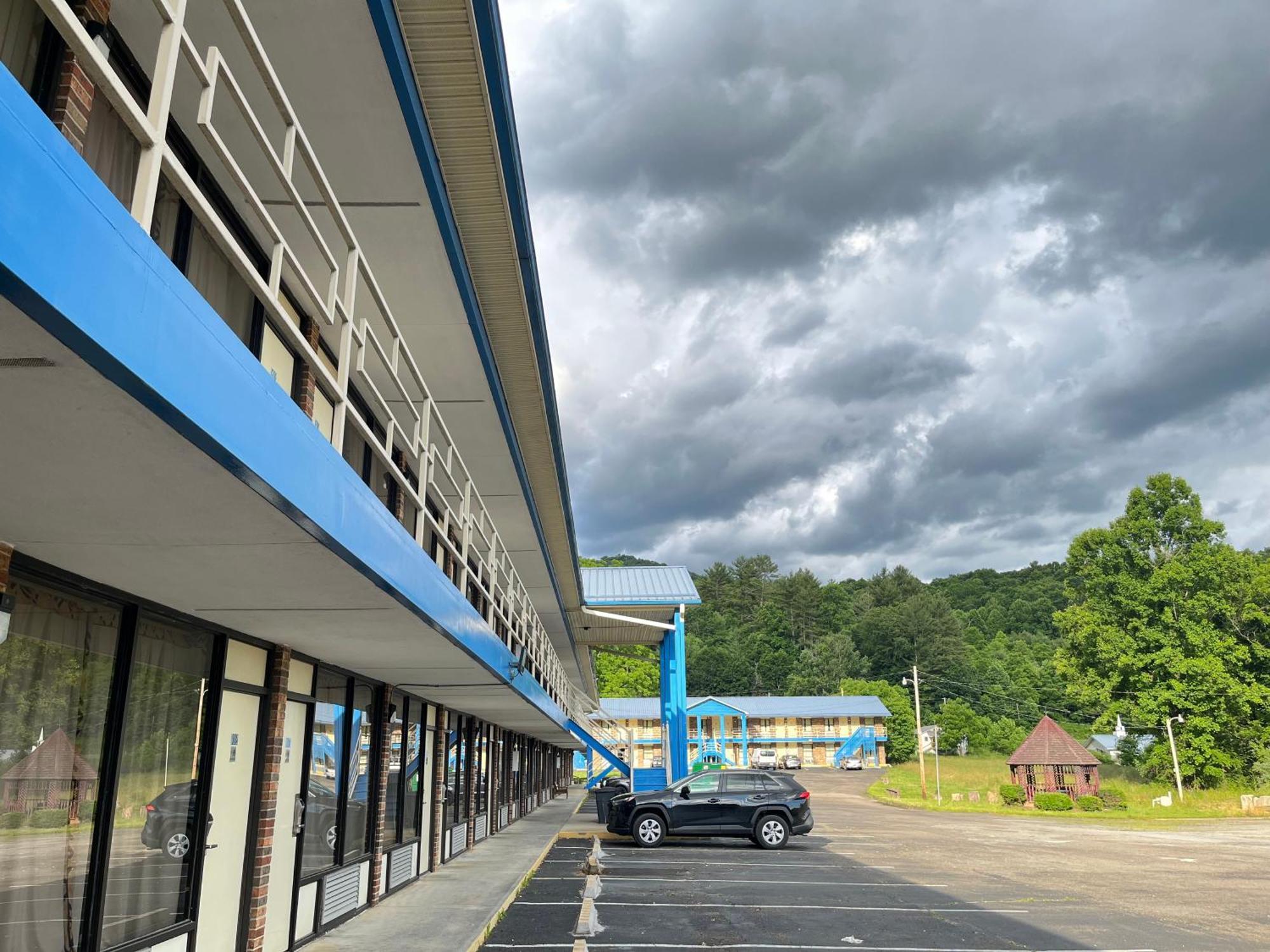 Mountain Empire Motel Mountain City Екстериор снимка